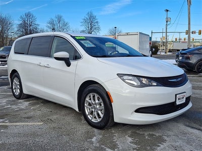2023 Chrysler Voyager LX