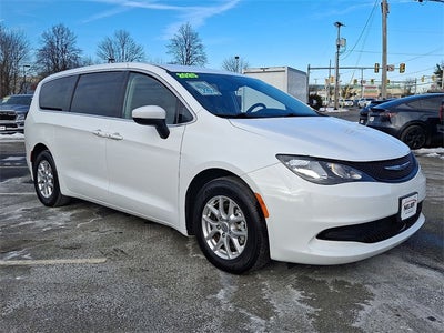 2023 Chrysler Voyager LX