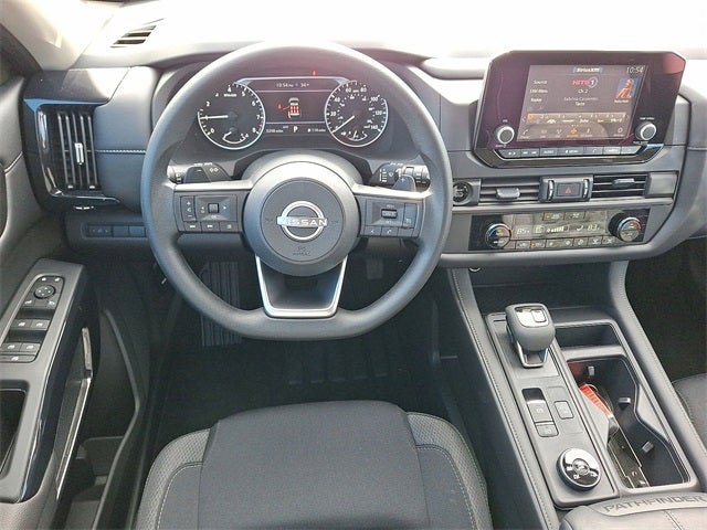 2025 Nissan Pathfinder S