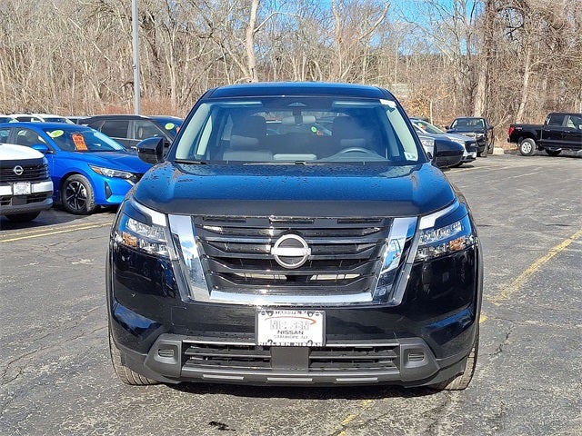 2025 Nissan Pathfinder S