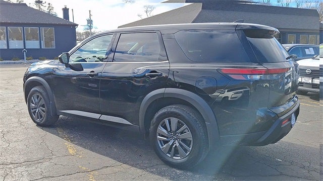 2025 Nissan Pathfinder S