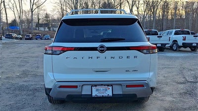 2024 Nissan Pathfinder SL