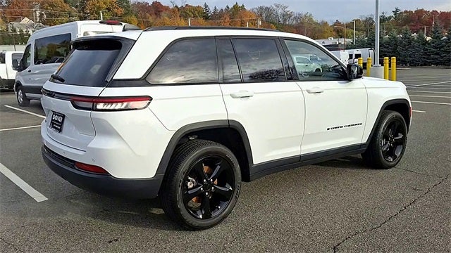2022 Jeep Grand Cherokee Altitude