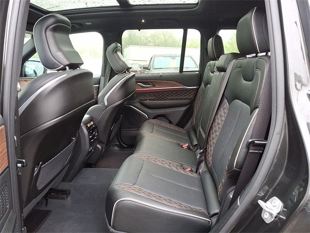 2023 Jeep Grand Cherokee Summit