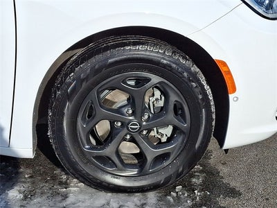 2025 Chrysler Pacifica Hybrid Select