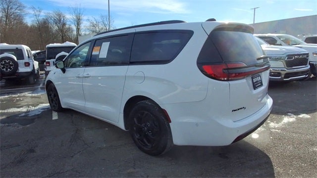 2025 Chrysler Pacifica Hybrid Select