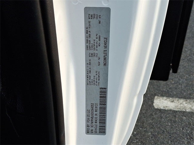 2025 RAM 5500HD Tradesman Chassis Cab