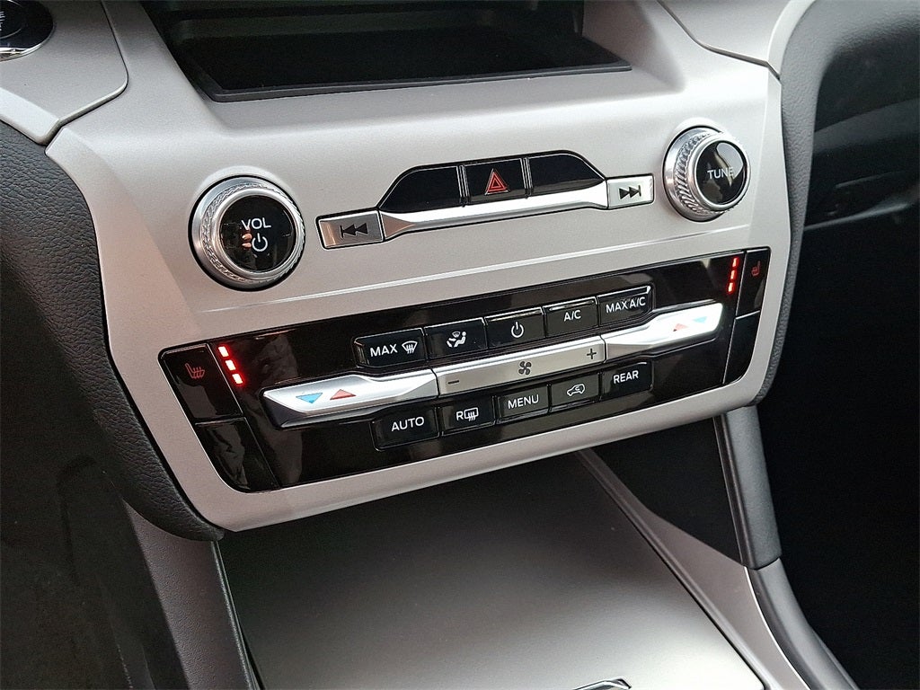 2023 Ford Explorer XLT 4WD