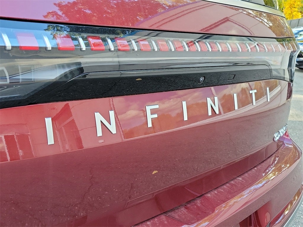 2025 INFINITI QX80 Sensory 4WD