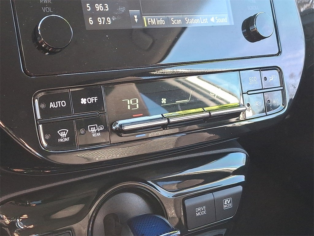 2019 Toyota Prius LE AWD-e